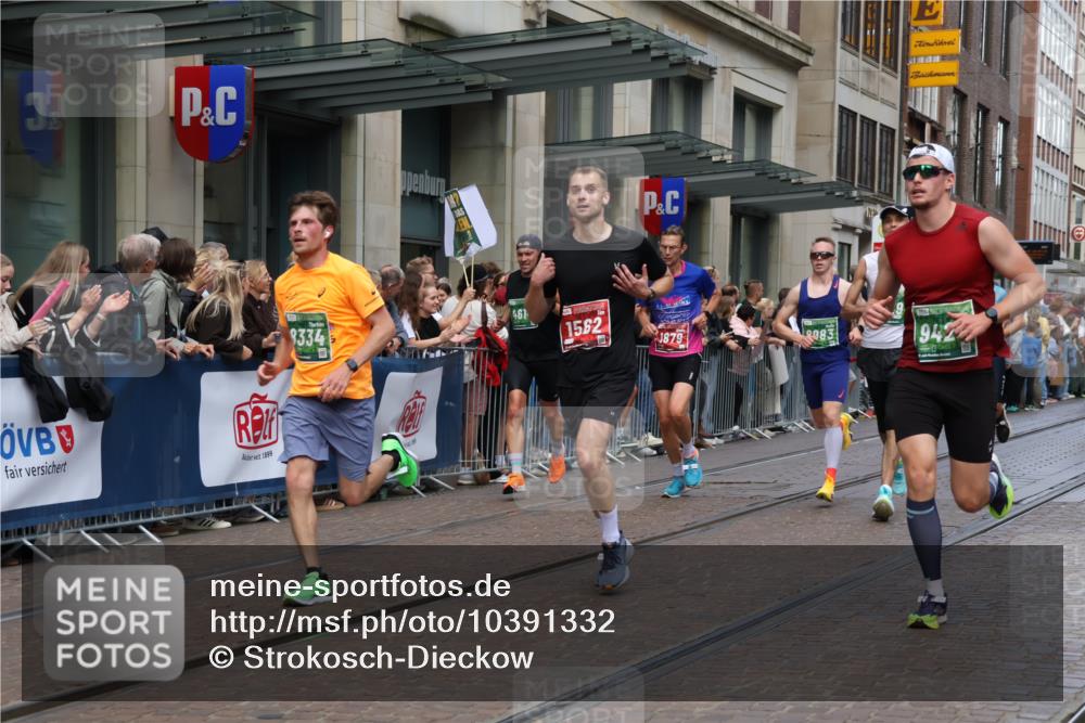13.09.2026 - 21. swb-Marathon Bremen Strokosch-Dieckow http://msf.ph/oto/10391332 13.09.2026 13:05:48 Ziel 474, 681, 1901, 3297, 3466, 4614, 4712, 5803, 6058, 6686, 7336, 7399, 8334, 8670, 8877, 8983, 9429, 9918, 9934, 1017, 1301, 1562, 1745, 1879, 2538, 3242, 3271, 3520, 4157, 5199, 5725, 6025, 6579, 7141, 8706, 8973, 9010 meine-sportfotos.de