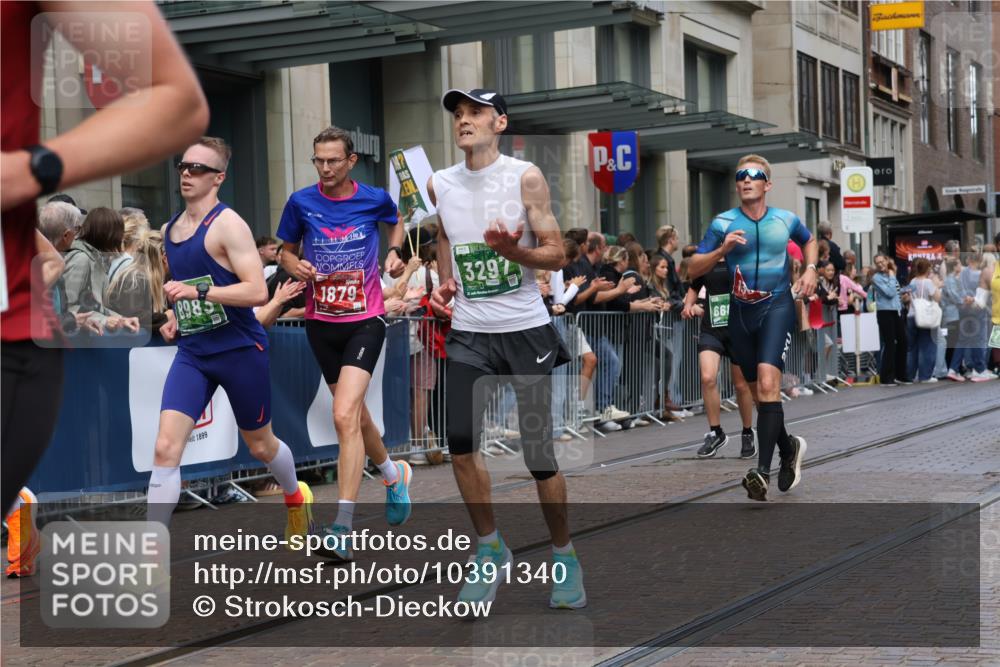 13.09.2026 - 21. swb-Marathon Bremen Strokosch-Dieckow http://msf.ph/oto/10391340 13.09.2026 13:05:50 Ziel 474, 681, 1901, 3297, 3466, 4614, 4712, 5803, 6686, 7336, 7399, 8334, 8670, 8877, 8983, 9429, 9918, 9934, 1017, 1301, 1562, 1745, 1879, 2538, 3242, 3271, 3520, 4157, 5199, 5725, 6025, 6058, 6579, 7141, 8706, 8877, 8973, 9010 meine-sportfotos.de
