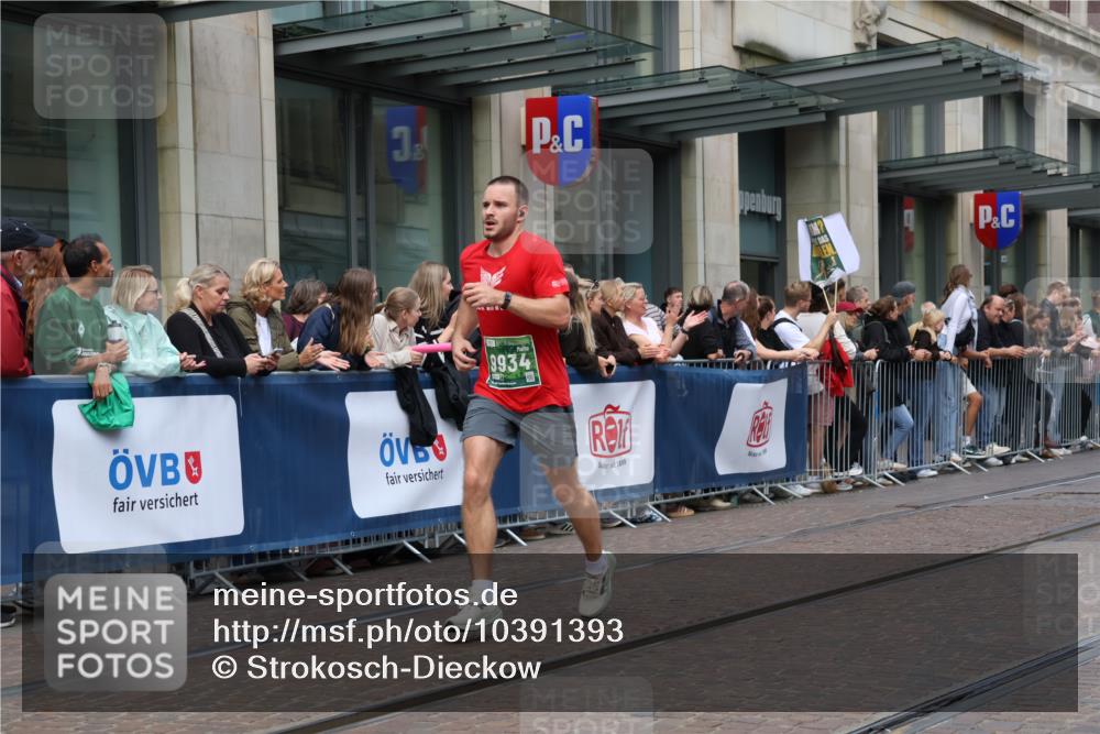 13.09.2026 - 21. swb-Marathon Bremen Strokosch-Dieckow http://msf.ph/oto/10391393 13.09.2026 13:06:05 Ziel 474, 1770, 1901, 1921, 2832, 7336, 7590, 8621, 8670, 9934, 13148, 681, 1017, 1745, 2538, 3297, 3466, 3520, 4157, 4614, 4712, 5803, 6025, 6058, 6686, 7336, 7399, 8334, 8706, 8877, 8973, 8983, 9010, 9429, 9918 meine-sportfotos.de