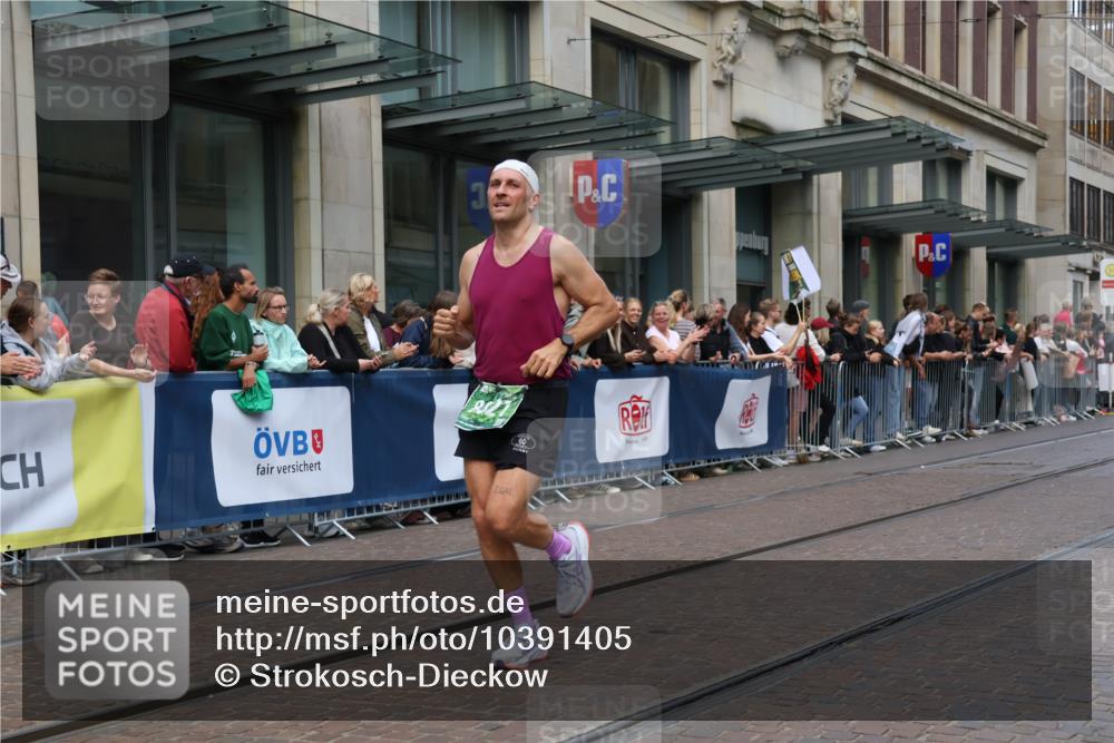 13.09.2026 - 21. swb-Marathon Bremen Strokosch-Dieckow http://msf.ph/oto/10391405 13.09.2026 13:06:08 Ziel 474, 508, 1770, 1901, 1921, 2832, 4777, 7590, 8621, 9934, 13148, 681, 1745, 3297, 3466, 3520, 4157, 4614, 4712, 5803, 6058, 6686, 7336, 7399, 8334, 8670, 8706, 8877, 8983, 9010, 9429, 9918 meine-sportfotos.de