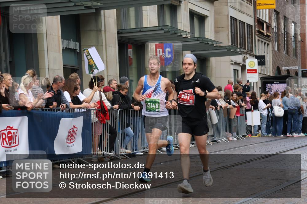 13.09.2026 - 21. swb-Marathon Bremen Strokosch-Dieckow http://msf.ph/oto/10391413 13.09.2026 13:06:11 Ziel 474, 508, 788, 1770, 1901, 1921, 2832, 3910, 4777, 7590, 8621, 9934, 13148, 681, 1745, 1901, 3297, 3466, 4614, 4712, 5803, 6058, 6686, 7336, 7399, 8334, 8670, 8706, 8877, 8983, 9429, 9918 meine-sportfotos.de