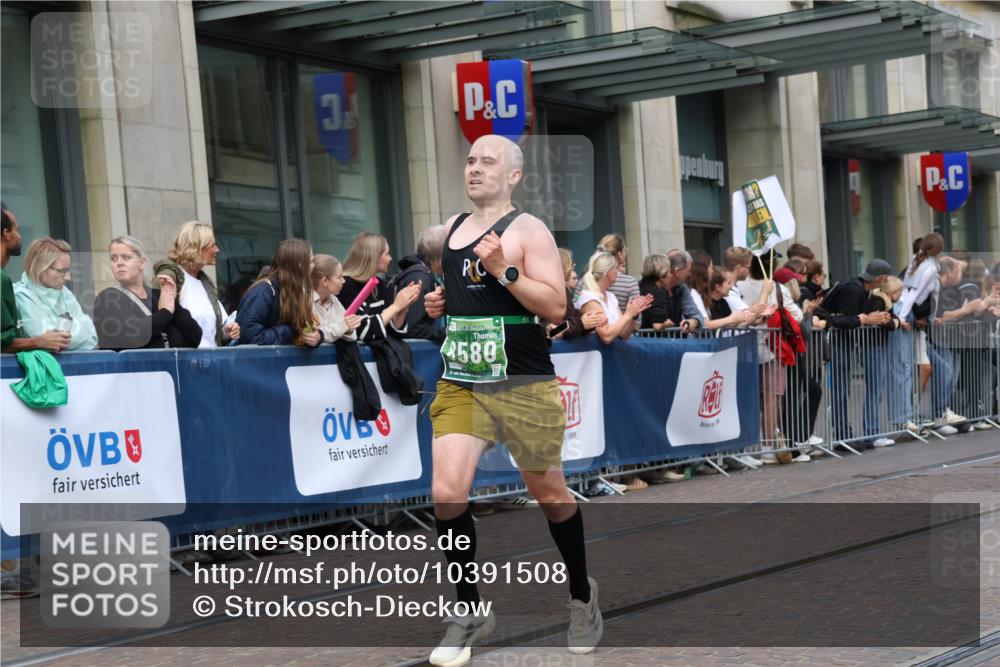 13.09.2026 - 21. swb-Marathon Bremen Strokosch-Dieckow http://msf.ph/oto/10391508 13.09.2026 13:06:36 Ziel 521, 749, 788, 1009, 3127, 3794, 3973, 4574, 5238, 6784, 6951, 8580, 8888, 9708, 474, 508, 788, 1770, 1901, 1921, 2832, 3910, 4777, 7590, 8621, 9934, 13148 meine-sportfotos.de