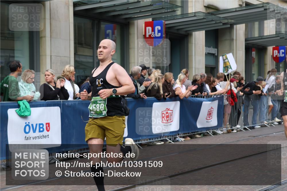 13.09.2026 - 21. swb-Marathon Bremen Strokosch-Dieckow http://msf.ph/oto/10391509 13.09.2026 13:06:36 Ziel 521, 749, 788, 1009, 3127, 3794, 3973, 4574, 5238, 6784, 6951, 8580, 8888, 9708, 474, 508, 788, 1770, 1901, 1921, 2832, 3910, 4777, 7590, 8621, 9934, 13148 meine-sportfotos.de