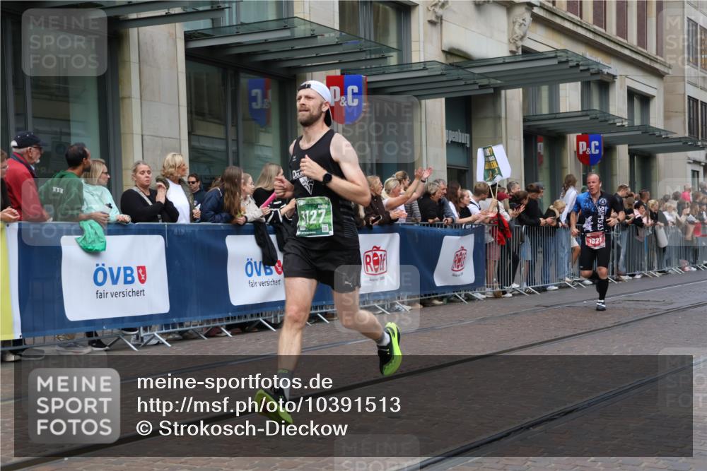 13.09.2026 - 21. swb-Marathon Bremen Strokosch-Dieckow http://msf.ph/oto/10391513 13.09.2026 13:06:37 Ziel 521, 749, 1009, 3127, 3794, 3973, 4574, 5238, 6784, 6951, 8580, 8888, 9708, 474, 508, 788, 1770, 1921, 2832, 3910, 4777, 6951, 7590, 8621, 9934, 13148 meine-sportfotos.de