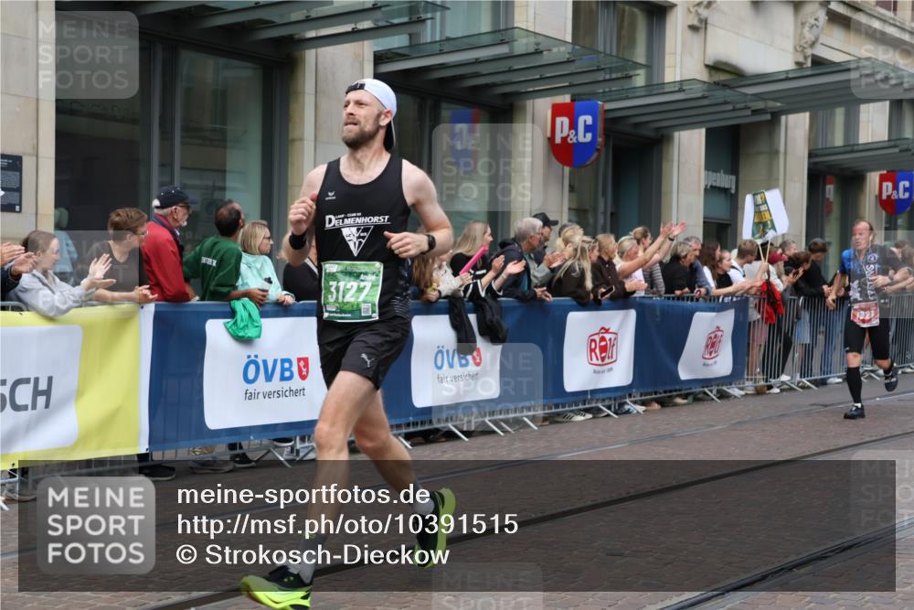 13.09.2026 - 21. swb-Marathon Bremen Strokosch-Dieckow http://msf.ph/oto/10391515 13.09.2026 13:06:37 Ziel 521, 749, 1009, 3127, 3794, 3973, 4574, 5238, 6784, 6951, 8580, 8888, 9708, 474, 508, 788, 1770, 1921, 2832, 3910, 4777, 6951, 7590, 8621, 9934, 13148 meine-sportfotos.de