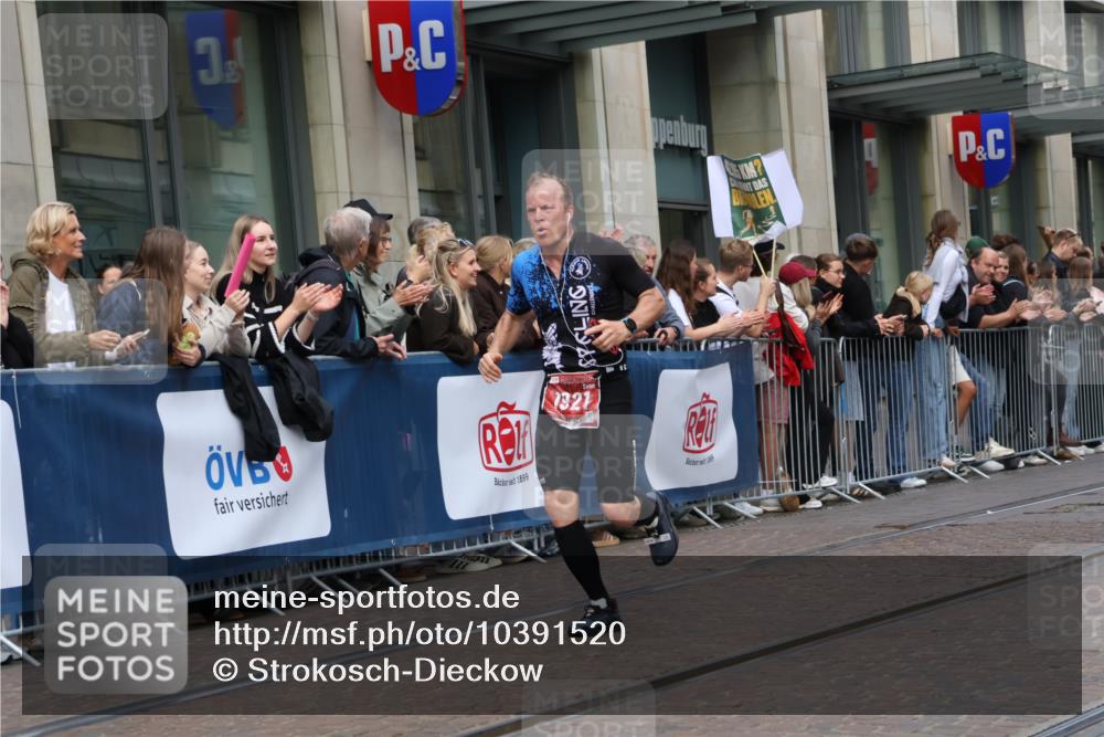 13.09.2026 - 21. swb-Marathon Bremen Strokosch-Dieckow http://msf.ph/oto/10391520 13.09.2026 13:06:39 Ziel 521, 749, 1009, 1540, 3127, 3794, 3973, 4574, 6784, 8580, 8888, 9708, 508, 788, 1009, 1770, 1921, 2832, 3910, 4777, 5238, 6951, 7590, 8621, 13148 meine-sportfotos.de