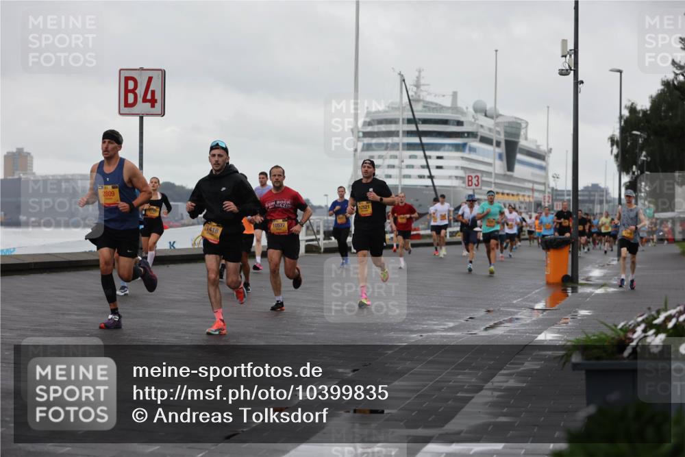 13.09.2026 - Kiel Lauf Andreas Tolksdorf http://msf.ph/oto/10399835 13.09.2026 10:57:29 Kiellinie 2809, 4, 10577, 12521, 3 meine-sportfotos.de