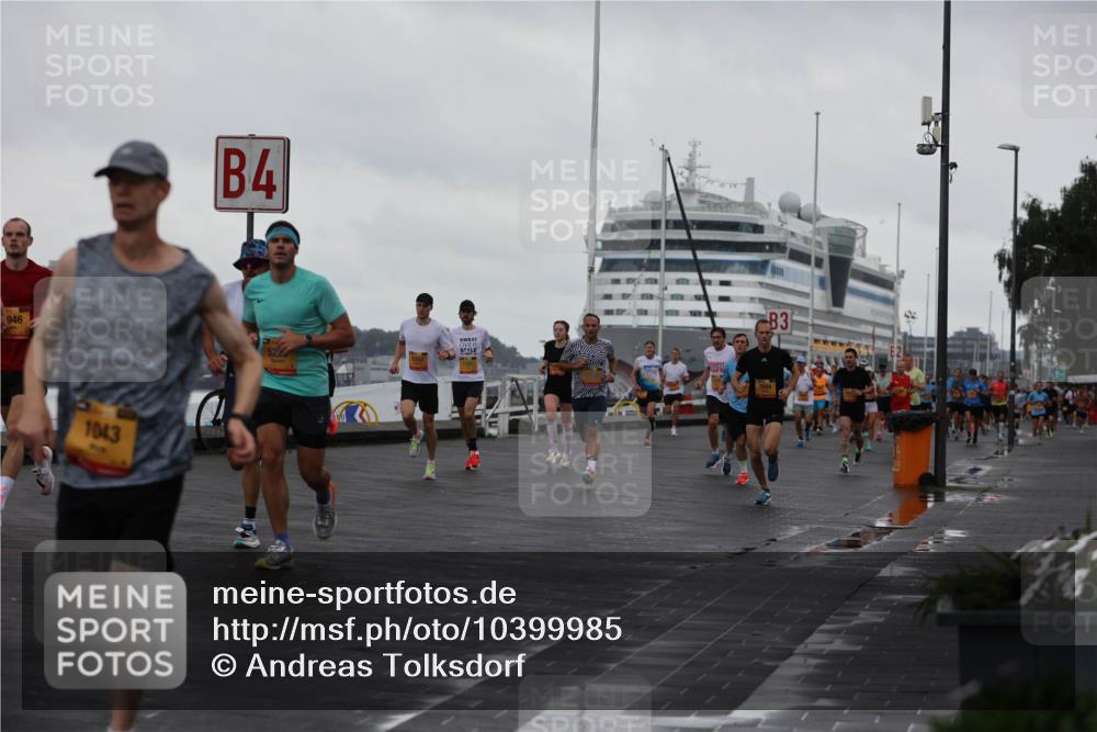 13.09.2026 - Kiel Lauf Andreas Tolksdorf http://msf.ph/oto/10399985 13.09.2026 10:57:36 Kiellinie 946, 1043, 4, 3 meine-sportfotos.de