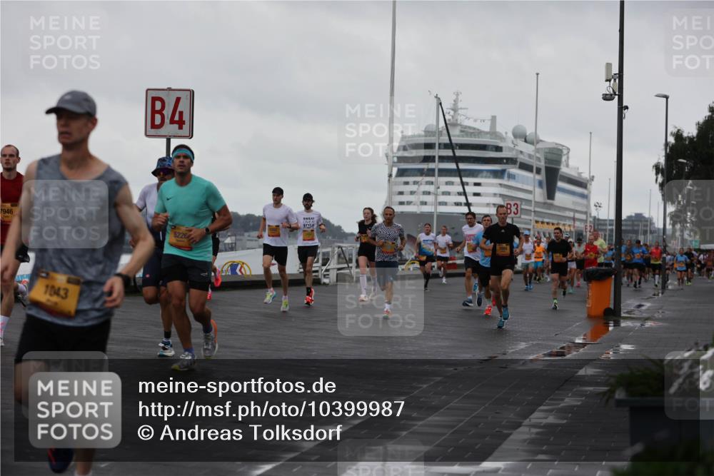 13.09.2026 - Kiel Lauf Andreas Tolksdorf http://msf.ph/oto/10399987 13.09.2026 10:57:36 Kiellinie 7946, 1043, 4, 5226, 3 meine-sportfotos.de