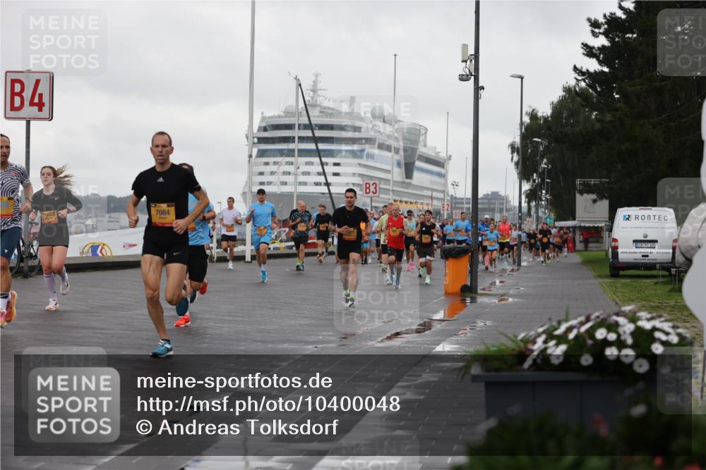 13.09.2026 - Kiel Lauf Andreas Tolksdorf http://msf.ph/oto/10400048 13.09.2026 10:57:39 Kiellinie 4, 1025, 7084, 077, 3, 100 meine-sportfotos.de