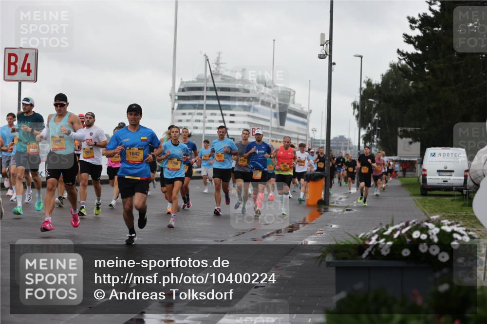 13.09.2026 - Kiel Lauf Andreas Tolksdorf http://msf.ph/oto/10400224 13.09.2026 10:57:49 Kiellinie 4, 5828, 5423, 5926, 90, 1642, 2700, 1266 meine-sportfotos.de