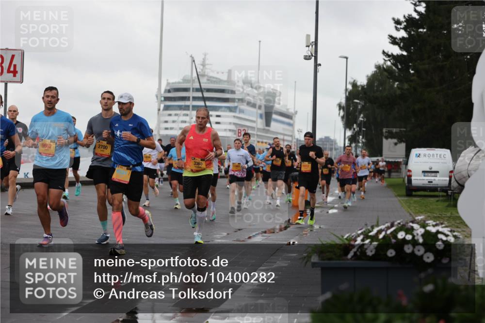 13.09.2026 - Kiel Lauf Andreas Tolksdorf http://msf.ph/oto/10400282 13.09.2026 10:57:53 Kiellinie 34, 9662, 2700, 3360, 11863, 8912 meine-sportfotos.de