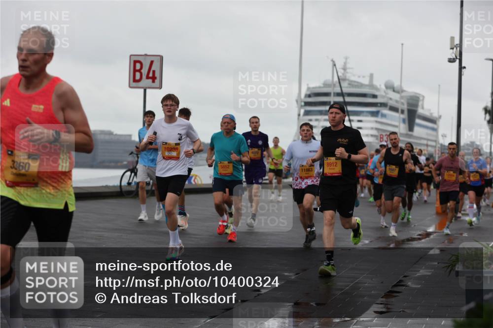 13.09.2026 - Kiel Lauf Andreas Tolksdorf http://msf.ph/oto/10400324 13.09.2026 10:57:56 Kiellinie 3360, 4, 10238, 5852, 4072, 11863, 8912, 3 meine-sportfotos.de