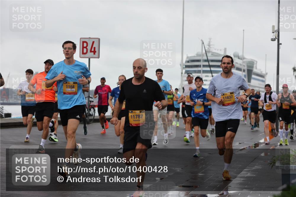 13.09.2026 - Kiel Lauf Andreas Tolksdorf http://msf.ph/oto/10400428 13.09.2026 10:58:03 Kiellinie 7369, 38, 1164, 4, 38, 11787, 1111, 11, 391, 11637, 2458 meine-sportfotos.de