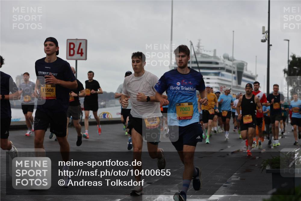13.09.2026 - Kiel Lauf Andreas Tolksdorf http://msf.ph/oto/10400655 13.09.2026 10:58:26 Kiellinie 38, 11508, 4, 6725, 38, 7003, 1745 meine-sportfotos.de