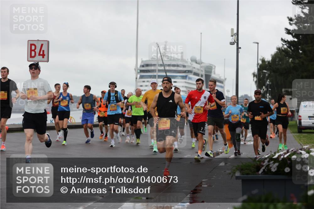 13.09.2026 - Kiel Lauf Andreas Tolksdorf http://msf.ph/oto/10400673 13.09.2026 10:58:28 Kiellinie 4, 1553, 2993, 4590, 8308, 9350, 1745, 7004, 5266, 7048 meine-sportfotos.de
