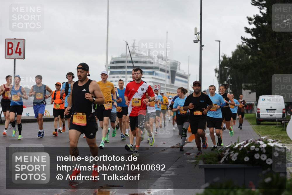 13.09.2026 - Kiel Lauf Andreas Tolksdorf http://msf.ph/oto/10400692 13.09.2026 10:58:28 Kiellinie 4, 4590, 1745, 6150, 7004 meine-sportfotos.de