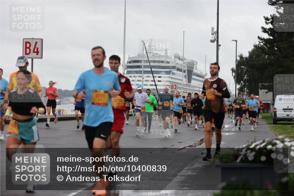 13.09.2026 - Kiel Lauf Andreas Tolksdorf http://msf.ph/oto/10400839 13.09.2026 10:58:36 Kiellinie 4, 3771, 273, 3, 100 meine-sportfotos.de
