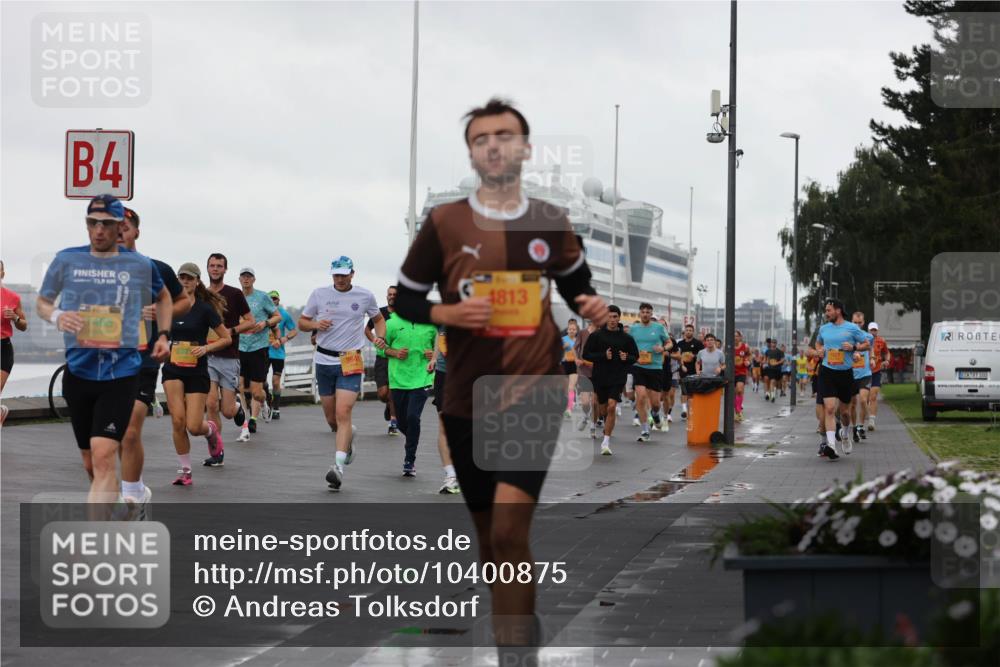 13.09.2026 - Kiel Lauf Andreas Tolksdorf http://msf.ph/oto/10400875 13.09.2026 10:58:38 Kiellinie 4, 871, 1465, 4813, 100 meine-sportfotos.de