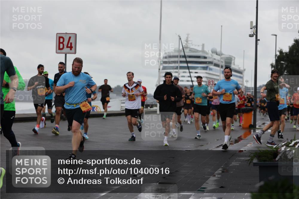 13.09.2026 - Kiel Lauf Andreas Tolksdorf http://msf.ph/oto/10400916 13.09.2026 10:58:42 Kiellinie 4, 3673, 63, 3, 7570, 1627 meine-sportfotos.de