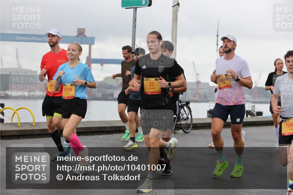 13.09.2026 - Kiel Lauf Andreas Tolksdorf http://msf.ph/oto/10401007 13.09.2026 10:58:49 Kiellinie 59, 1, 39, 6746, 31, 2374, 709 meine-sportfotos.de