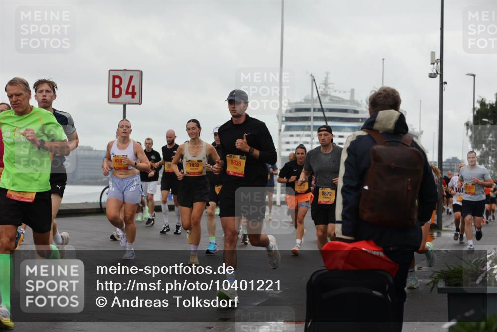 13.09.2026 - Kiel Lauf Andreas Tolksdorf http://msf.ph/oto/10401221 13.09.2026 10:59:18 Kiellinie 4, 7832, 9836, 828, 11, 8872, 11922 meine-sportfotos.de