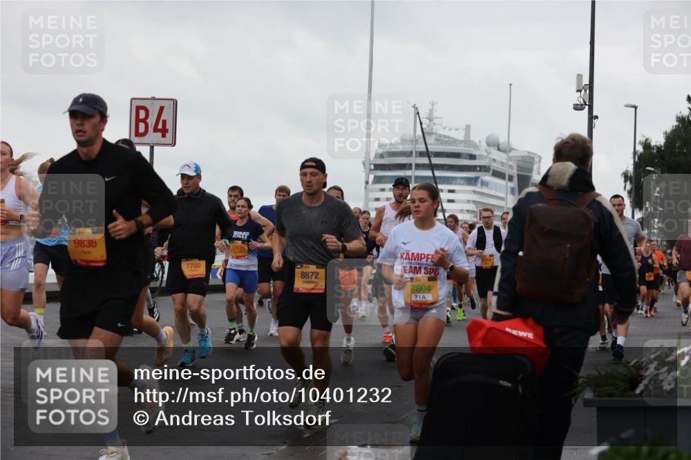 13.09.2026 - Kiel Lauf Andreas Tolksdorf http://msf.ph/oto/10401232 13.09.2026 10:59:19 Kiellinie 4, 9836, 7780, 12679, 8872, 39, 7804 meine-sportfotos.de