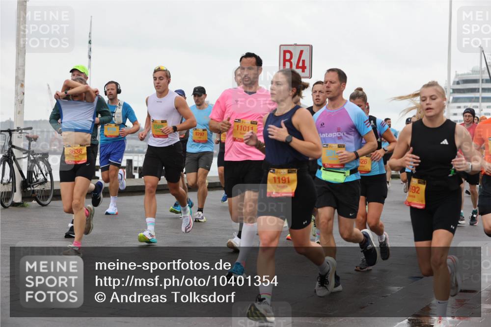 13.09.2026 - Kiel Lauf Andreas Tolksdorf http://msf.ph/oto/10401354 13.09.2026 10:59:30 Kiellinie 3636, 4, 8569, 8797, 39, 11011, 1, 39, 1, 35, 1191, 26, 692 meine-sportfotos.de
