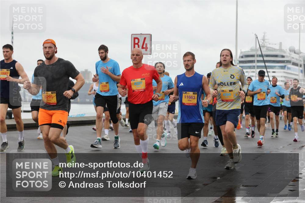 13.09.2026 - Kiel Lauf Andreas Tolksdorf http://msf.ph/oto/10401452 13.09.2026 10:59:36 Kiellinie 10687, 4, 8291, 3586, 38, 11663, 839 meine-sportfotos.de