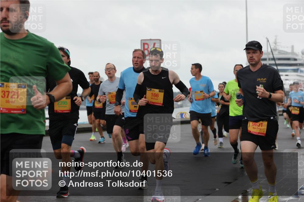 13.09.2026 - Kiel Lauf Andreas Tolksdorf http://msf.ph/oto/10401536 13.09.2026 10:59:41 Kiellinie 39, 3721, 2395, 63, 988, 38, 166, 9631 meine-sportfotos.de