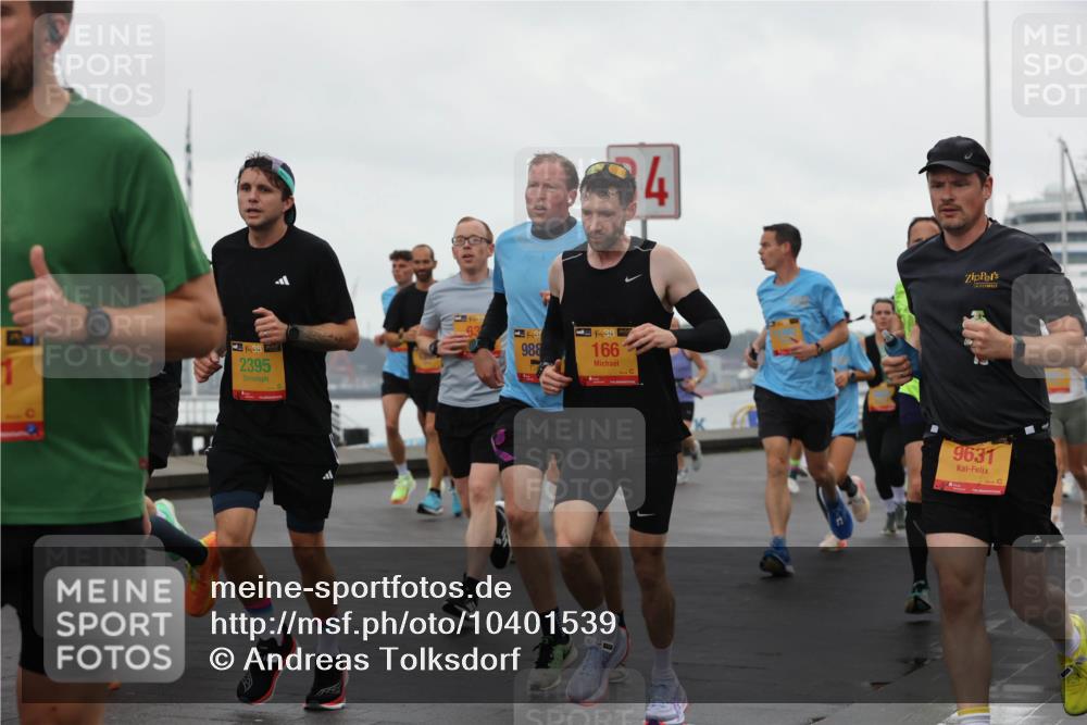 13.09.2026 - Kiel Lauf Andreas Tolksdorf http://msf.ph/oto/10401539 13.09.2026 10:59:41 Kiellinie 38, 988, 166, 39, 2395, 14, 3, 4, 9631 meine-sportfotos.de