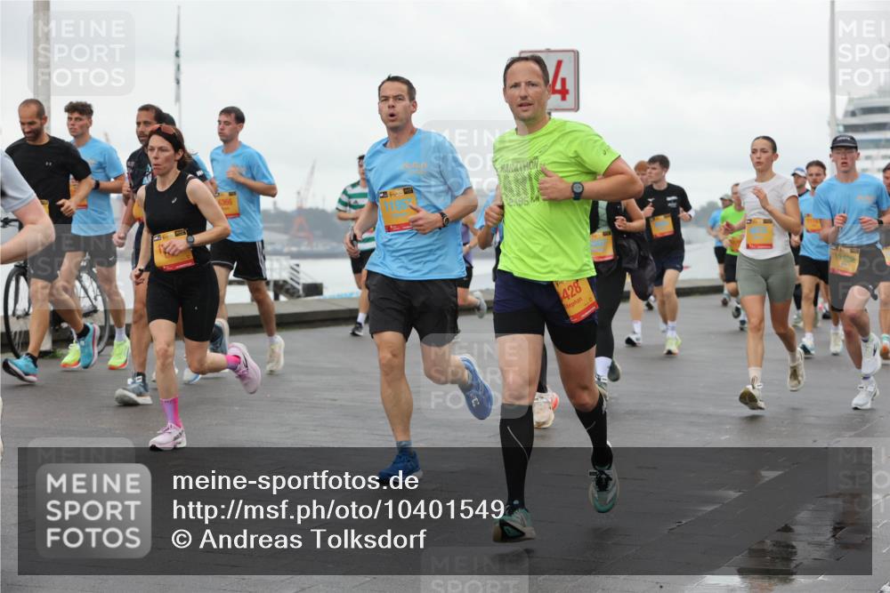 13.09.2026 - Kiel Lauf Andreas Tolksdorf http://msf.ph/oto/10401549 13.09.2026 10:59:42 Kiellinie 6366, 38, 295, 428, 11452 meine-sportfotos.de