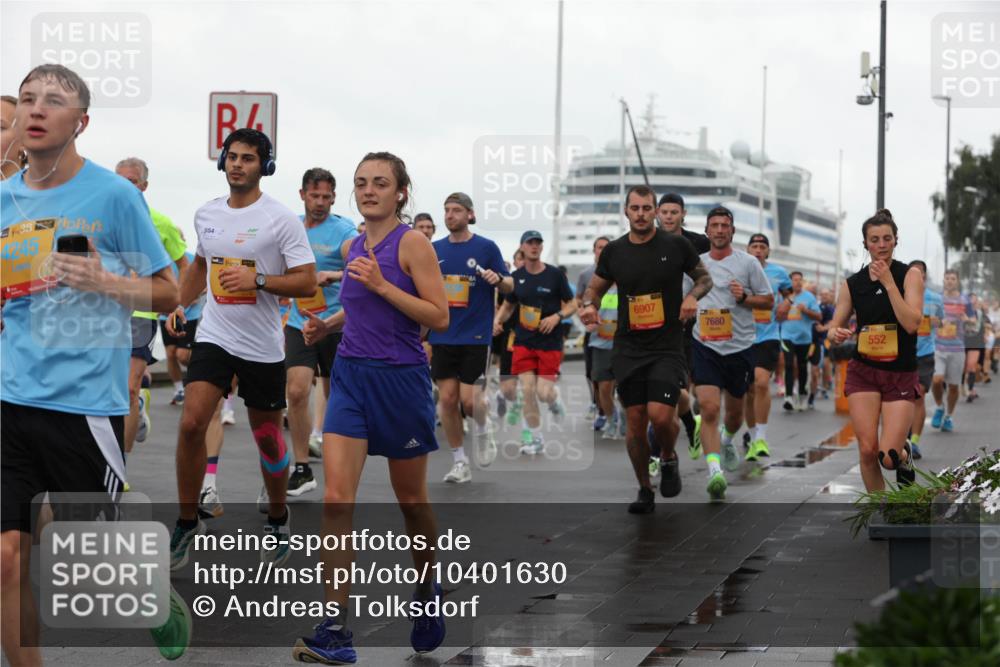 13.09.2026 - Kiel Lauf Andreas Tolksdorf http://msf.ph/oto/10401630 13.09.2026 10:59:58 Kiellinie 4245, 54, 6907, 7680, 552 meine-sportfotos.de