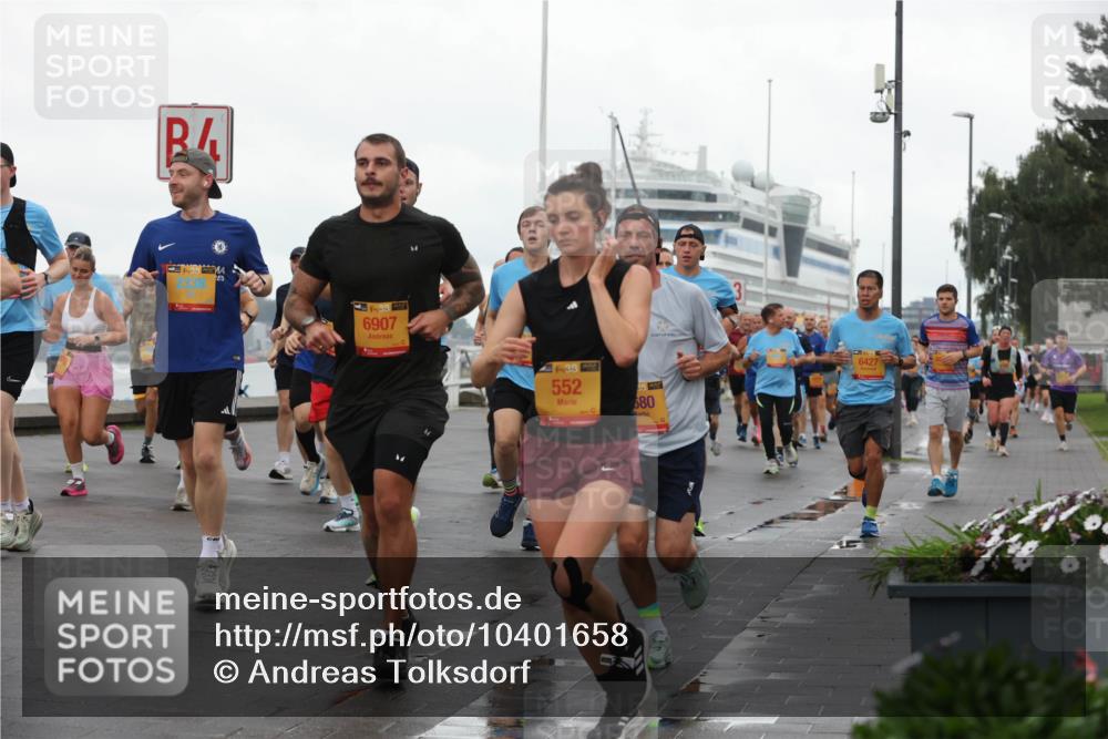 13.09.2026 - Kiel Lauf Andreas Tolksdorf http://msf.ph/oto/10401658 13.09.2026 11:00:00 Kiellinie 4, 39, 6907, 39, 552, 580, 6427 meine-sportfotos.de