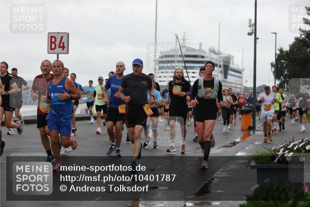13.09.2026 - Kiel Lauf Andreas Tolksdorf http://msf.ph/oto/10401787 13.09.2026 11:00:08 Kiellinie 4, 1021, 3, 600 meine-sportfotos.de