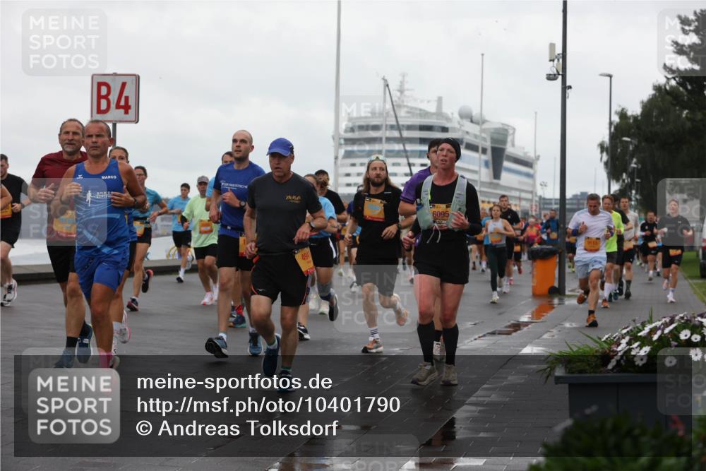 13.09.2026 - Kiel Lauf Andreas Tolksdorf http://msf.ph/oto/10401790 13.09.2026 11:00:09 Kiellinie 4, 4947, 4, 38, 6095, 9113 meine-sportfotos.de
