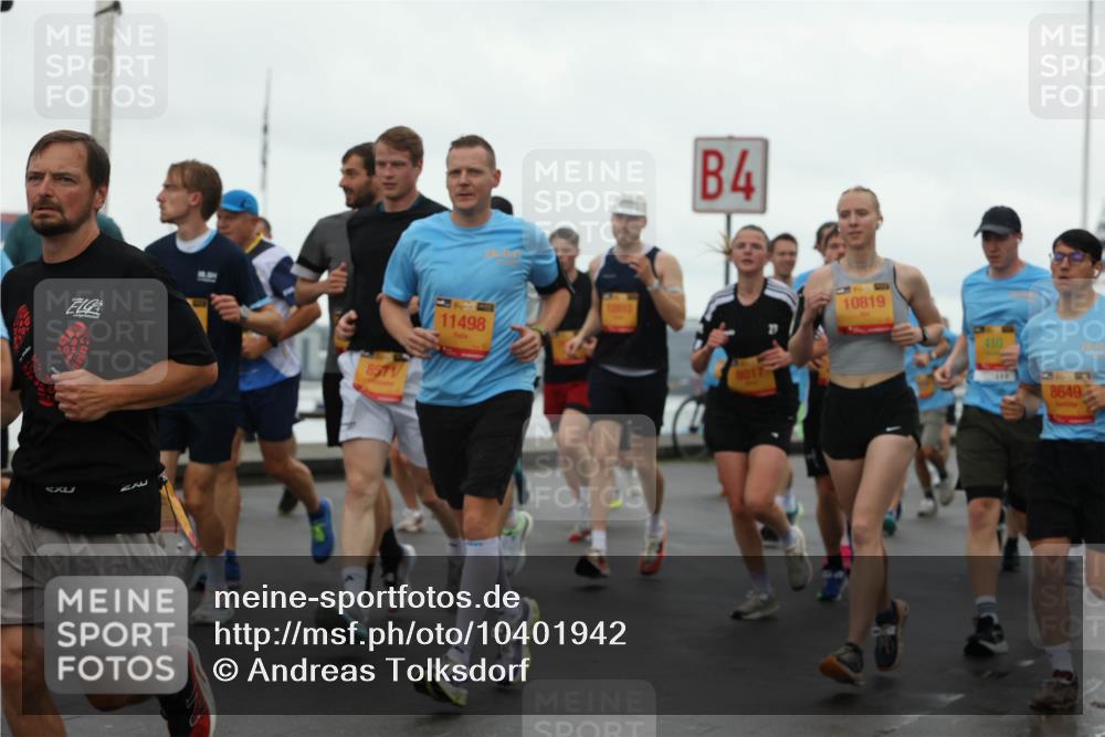 13.09.2026 - Kiel Lauf Andreas Tolksdorf http://msf.ph/oto/10401942 13.09.2026 11:00:34 Kiellinie 11498, 4, 8017, 10819, 8649 meine-sportfotos.de