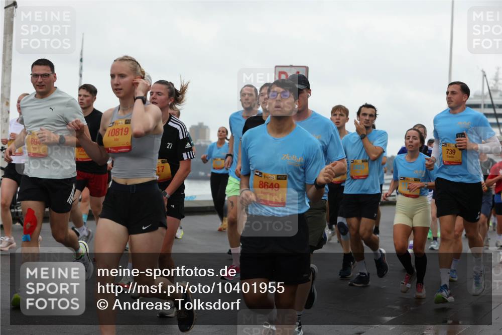 13.09.2026 - Kiel Lauf Andreas Tolksdorf http://msf.ph/oto/10401955 13.09.2026 11:00:35 Kiellinie 694, 709, 38, 10819, 27, 39, 8649, 739 meine-sportfotos.de