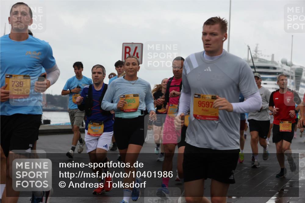 13.09.2026 - Kiel Lauf Andreas Tolksdorf http://msf.ph/oto/10401986 13.09.2026 11:00:37 Kiellinie 1, 387, 739, 39, 965, 1, 35, 39, 95972, 2232 meine-sportfotos.de