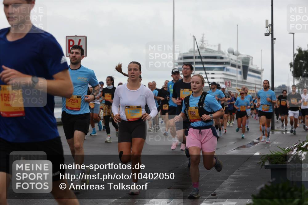 13.09.2026 - Kiel Lauf Andreas Tolksdorf http://msf.ph/oto/10402050 13.09.2026 11:00:45 Kiellinie 1597, 39, 2258, 11000, 38, 39, 786, 83 meine-sportfotos.de