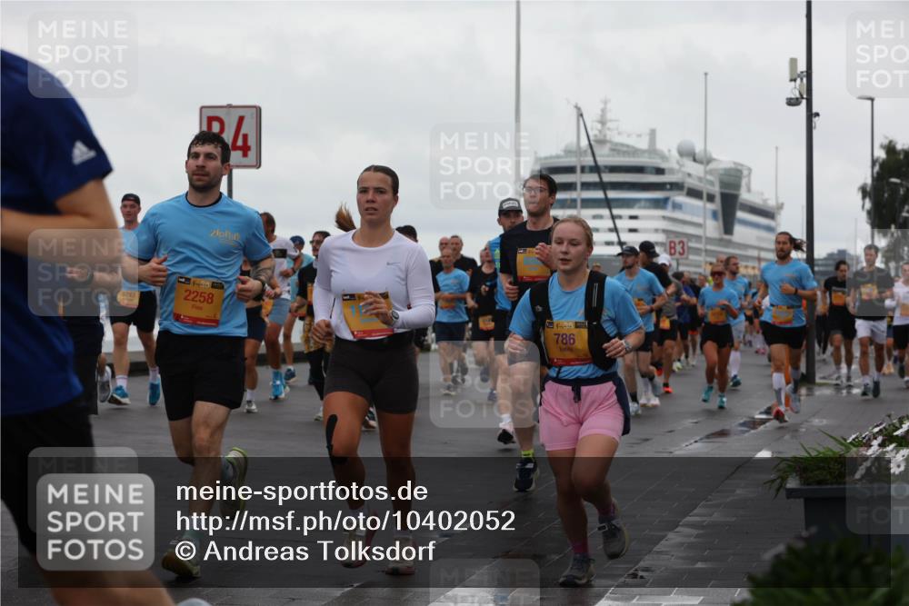 13.09.2026 - Kiel Lauf Andreas Tolksdorf http://msf.ph/oto/10402052 13.09.2026 11:00:45 Kiellinie 34, 5743, 14394, 2258, 38, 786, 3 meine-sportfotos.de