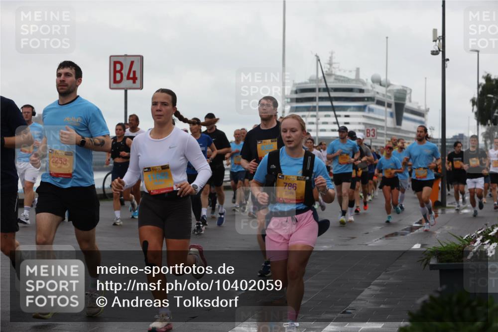 13.09.2026 - Kiel Lauf Andreas Tolksdorf http://msf.ph/oto/10402059 13.09.2026 11:00:45 Kiellinie 5, 39, 2258, 4, 38, 786, 3 meine-sportfotos.de