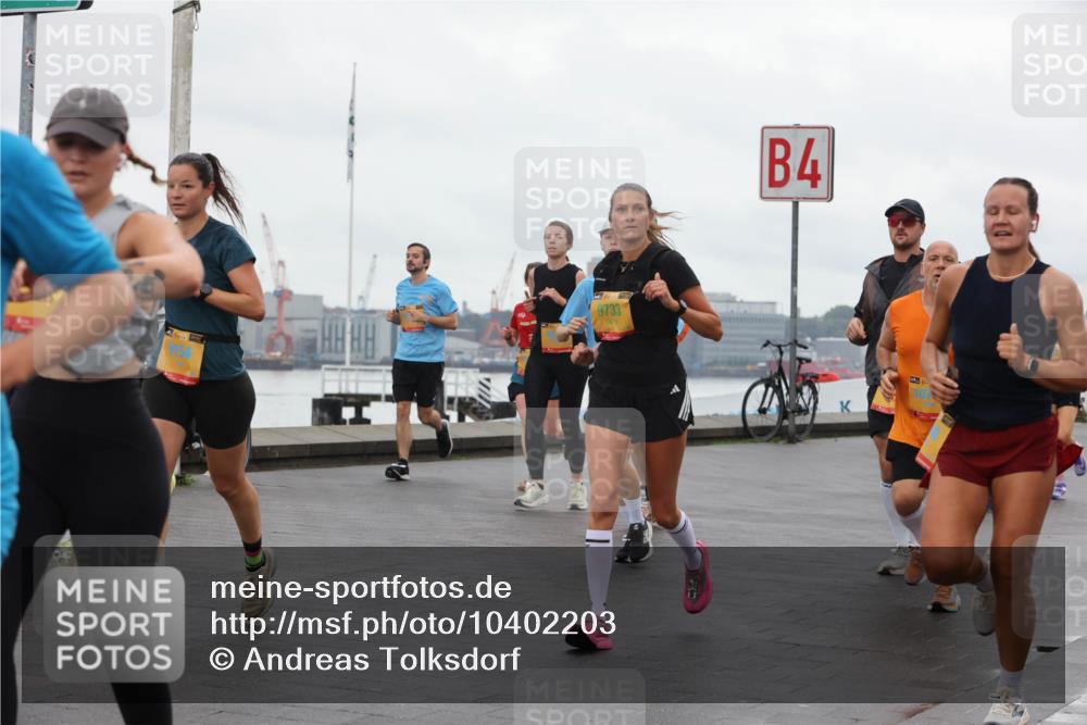 13.09.2026 - Kiel Lauf Andreas Tolksdorf http://msf.ph/oto/10402203 13.09.2026 11:01:01 Kiellinie 9733, 4, 10 meine-sportfotos.de