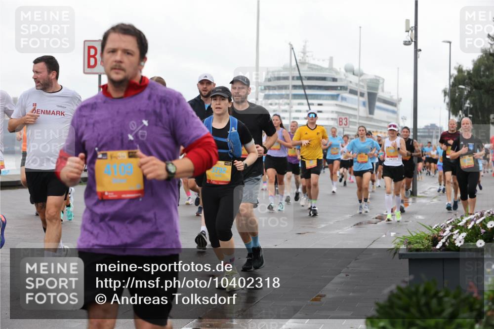 13.09.2026 - Kiel Lauf Andreas Tolksdorf http://msf.ph/oto/10402318 13.09.2026 11:01:12 Kiellinie 4109, 49, 3792, 3 meine-sportfotos.de