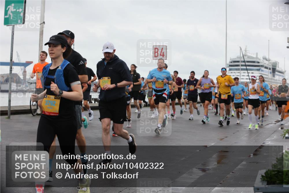 13.09.2026 - Kiel Lauf Andreas Tolksdorf http://msf.ph/oto/10402322 13.09.2026 11:01:14 Kiellinie 39, 3792, 5707, 4, 375 meine-sportfotos.de