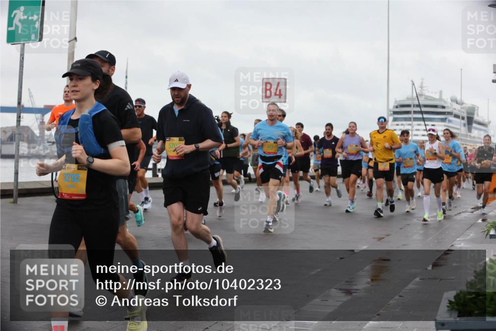 13.09.2026 - Kiel Lauf Andreas Tolksdorf http://msf.ph/oto/10402323 13.09.2026 11:01:14 Kiellinie 38, 3792, 99, 570, 4 meine-sportfotos.de