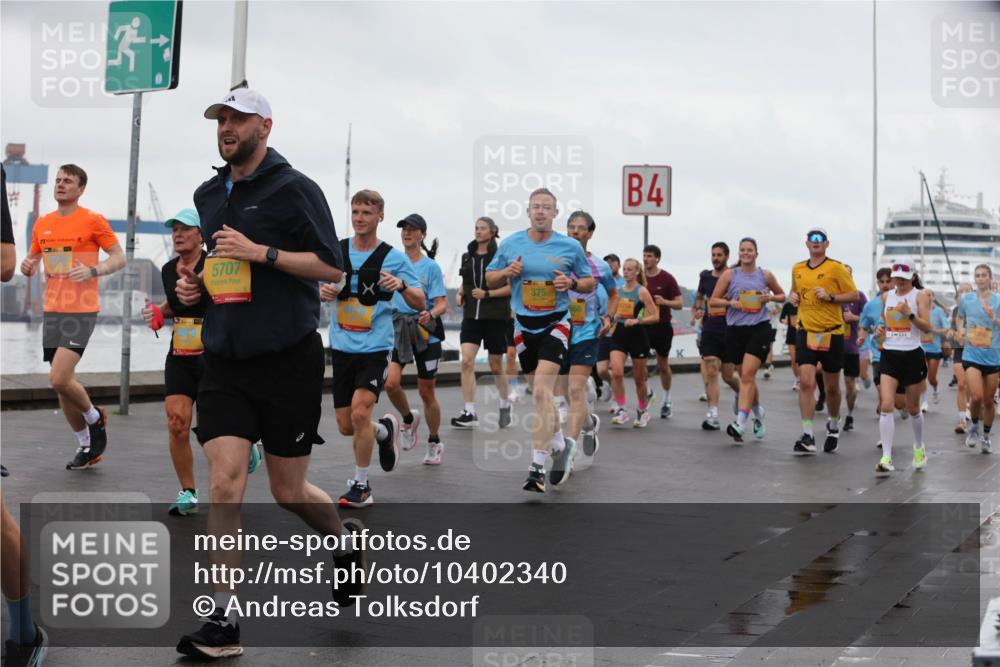 13.09.2026 - Kiel Lauf Andreas Tolksdorf http://msf.ph/oto/10402340 13.09.2026 11:01:14 Kiellinie 8819, 5707, 375, 4, 7, 1, 4860 meine-sportfotos.de