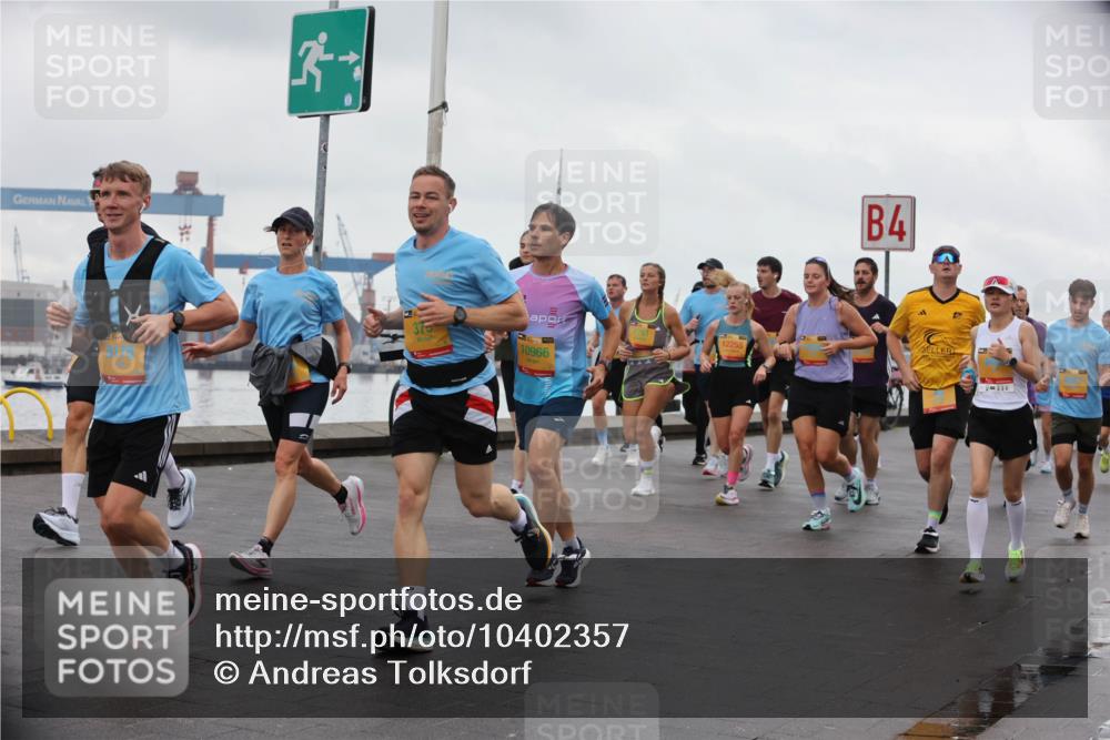 13.09.2026 - Kiel Lauf Andreas Tolksdorf http://msf.ph/oto/10402357 13.09.2026 11:01:16 Kiellinie 9178, 38, 10966, 12255, 4 meine-sportfotos.de