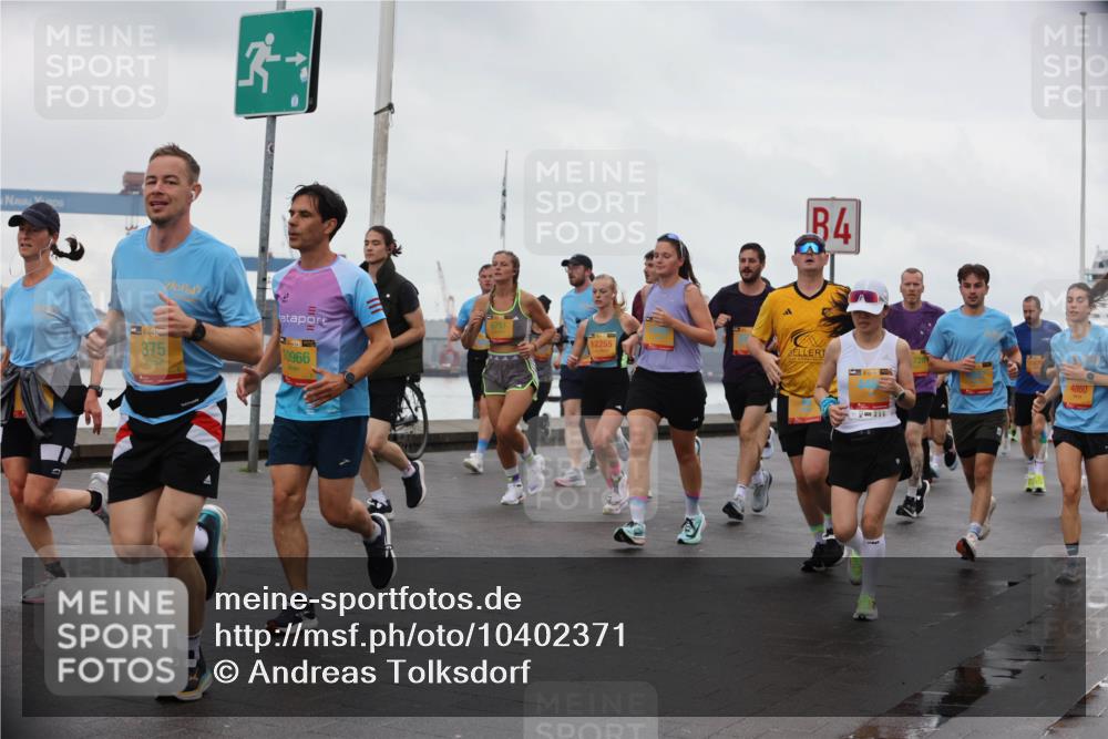 13.09.2026 - Kiel Lauf Andreas Tolksdorf http://msf.ph/oto/10402371 13.09.2026 11:01:16 Kiellinie 375, 5, 39, 10966, 4, 6751, 12255 meine-sportfotos.de