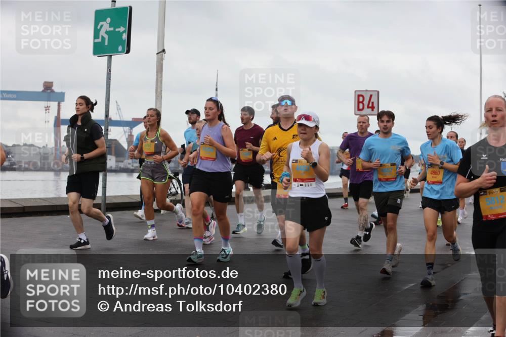 13.09.2026 - Kiel Lauf Andreas Tolksdorf http://msf.ph/oto/10402380 13.09.2026 11:01:17 Kiellinie 38, 4, 4860, 41, 39, 5812 meine-sportfotos.de